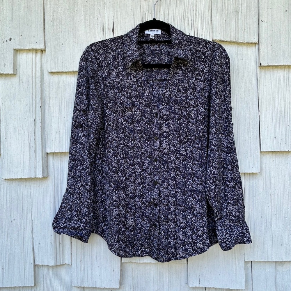Express The Portofino Shirt Womens Medium Black White Abstract Print Roll Tab M